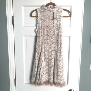 Francesca’s white lace dress M